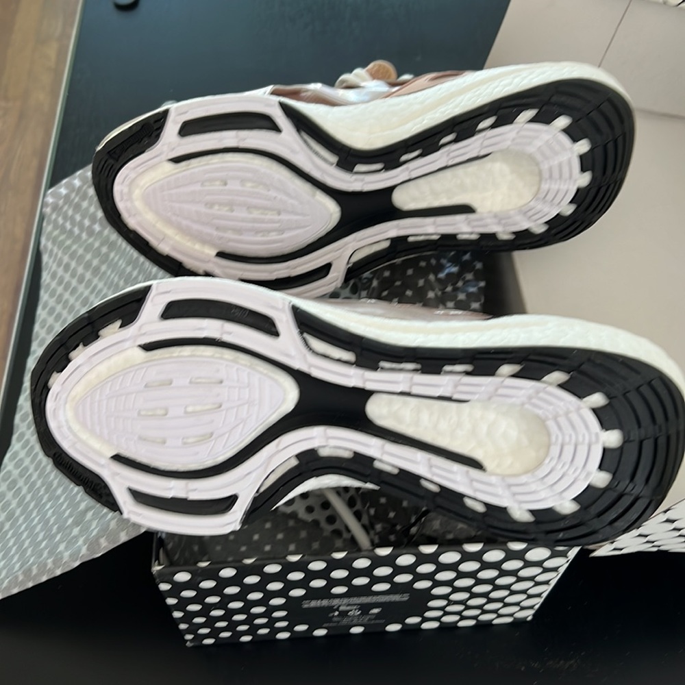 Stella McCartney aSMC Ultraboost 22 - Picture 3 of 5